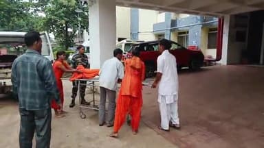 सिमडेगा: सरना मंदिर में कांवर लेकर आई किशोरी घर के धक्के से गिरकर हुई बेहोश, पुलिस ने पहुंचाया सदस्य अस्पताल, स्थिति गंभीर