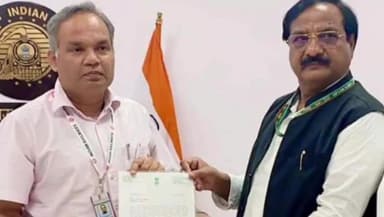 सुल्तानपुर: सांसद राम भुआल ने केंद्रीय रेल मंत्री से लोकमान्य तिलक टर्मिनल तक ट्रेन चलाने की करी मांग