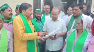 बुलंदशहर: चित्सौन बिजली घर क्षेत्र में सांठ गांठ करके फर्जी लाइन बनवाने को लेकर भाकियू महाशक्ति ने मुख्य अभियंता को सौंपा