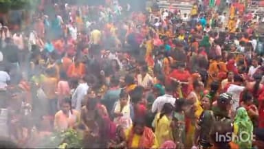 लखीसराय: जिले के सुप्रसिद्ध अशोक धाम मंदिर परिसर में सावन की तीसरी सोमवारी पर श्रद्धालुओं की उमड़ी भारी भीड़