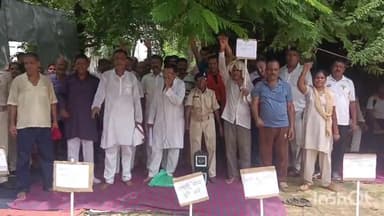 लखीसराय: जिला मुख्यालय धरना स्थल पर बिहार रक्षा वहिनी स्वयं सेवक संघ ने 21 सूत्री मांगों के समर्थन में किया धरना प्रदर्शन।