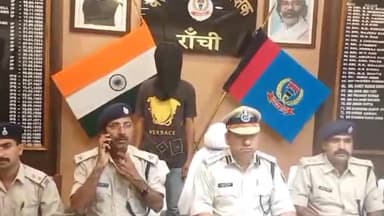 कांके: कांके थाना क्षेत्र के चांदनी चौक के पास राजेश मुंडा को गोली मारकर घायल करने में मामले में आरोपी गिरफ्तार