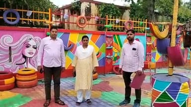 गोंडा: मुजेहना ब्लॉक के सामने बनाये जा रहे वेस्टेज पार्क का ईओ ने निरीक्षण कर लिया जायजा,पूरा करने का दिया निर्देश