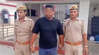 हाथरस: सदर कोतवाली पुलिस व PRV पुलिस कर्मियों ने एक अभियुक्त को किया गिरफ्तार, कब्जे से एक अवैध तमंचा चार जिंदा कारतूस बरामद