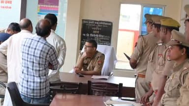 आज़मगढ़: वादी दिवस के अवसर पर पुलिस अधीक्षक ने सिधारी व मुबारकपुर थाना पर सुनी फरियाद, DIG पहुंचे थाना कोतवाली व सरायमीर थाना