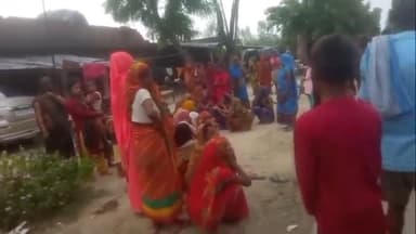 बिसवां: रेउसा महमूदाबाद मार्ग पर थानगांव इलाके में मौरंग भरे डम्फर ट्रक से कुचल कर मासूम की दर्दनाक मौत