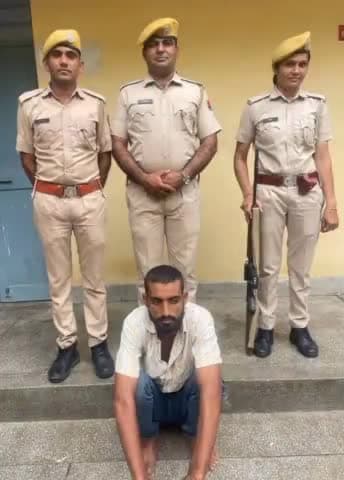 बाड़मेर: रीको थाना पुलिस ने आर्म्स एक्ट के मामले में वांटेड को सरहद सांजटा से किया गिरतार