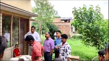 बिसवां: अंगेठा, मेंहदी पुरवा और बेनीराम चौराहे पर स्वास्थ्य विभाग की टीम ने अवैध क्लिनिकों को सीज करते हुए तीन को दी गई नोटिस