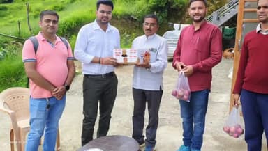 चम्पावत: जनता के द्वारा कार्यक्रम के तहत सुयाल खर्क पहुंची जिला प्रशासन की टीम
