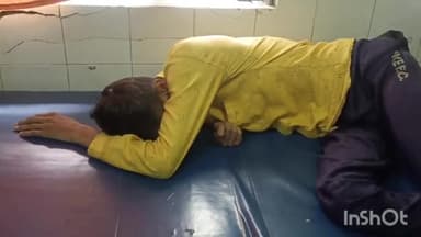 लखीसराय: तेतराहट थाना क्षेत्र के महिसोना गांव स्थित क्षेत्र में बिच्छू काटने से एक युवक हुआ मुर्छित , लाया गया सदर अस्पताल ।