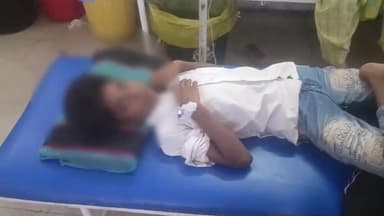 सासनी: गांव ऊतरा में घर पर सोते समय एक किशोर को सांप ने काटा, हालत बिगड़ने पर कराया गया  अस्पताल में भर्ती, किया गया अलीगढ़ रेफर