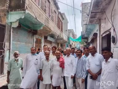 उनियारा: पूर्व विधायक राजेंद्र गुर्जर ने किया अलीगढ़ का दौरा, लोगों से की मुलाकात