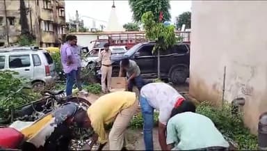 बिहिया: शाहपुर थाना परिसर में 212 लीटर देसी और विदेशी शराब का किया गया  विनष्टीकरण