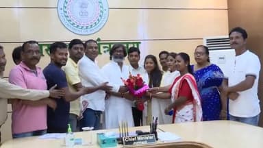 कांके: धुर्वा स्थित प्रोजेक्ट भवन में सीएम ने केन्द्रीय सरना समिति के प्रतिनिधिमंडल से की मुलाकात