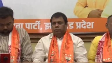 कांके: हरमू स्थित बीजेपी प्रदेश कार्यालय में हर घर तिरंगा कार्यक्रम को लेकर प्रेस कांफ्रेंस की गई आयोजित