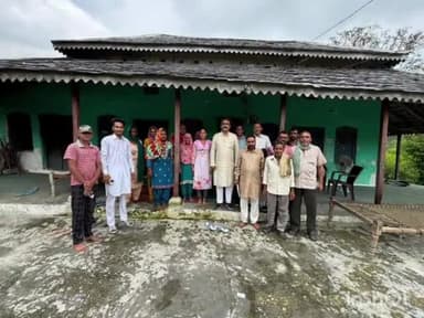 परागपुर: विधायक विक्रम ठाकुर ने पंचायत मेहड़ा व नारी में किया जनसंपर्क, लोगों की समस्याएं सुनी