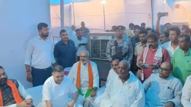 मोतिहारी: मोतिहारी के गोपालपुर में पत्रकार अजीत द्विवेदी के यहां आयोजित श्राद्धकर्म में बिहार के उपमुख्यमंत्री हुए शामिल