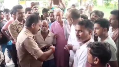 बीकापुर: पठकौली गांव में विद्युत करंट की चपेट में आए बच्चे की CHC हैदरगंज में मौत के मामले में हुआ हंगामा, लापरवाही का लगा आरोप