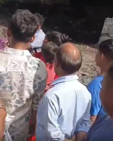 जगाधरी: सिटी थाने के सामने बने खोखे से चोरी करते हुए एक युवक को पकड़ा की पिटाई पुलिस के किया हवाले