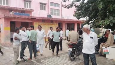 बुलंदशहर: शिकारपुर क्षेत्र के गांव बासौटी पर बाइक सवार को मेरी कार ने टक्कर हुई मौत शव पोस्टमार्टम को भेजा