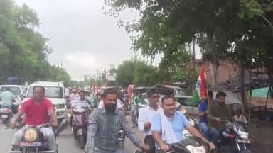 हाथरस: बांग्लादेश में हिंदुओं पर हो रहे अत्याचार के विरोध में आगरा रोड शहीद पार्क से हिंदूवादी संगठनों ने निकाली रैली