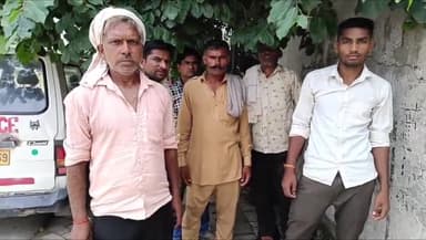 बरेली: बिशारतगंज थाना क्षेत्र में बाइक को छोटा हाथी वाहन ने मारी टक्कर, एक व्यक्ति की हुई मौत व एक हुआ गंभीर रूप से घायल