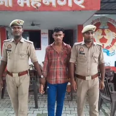 मेहनगर: पीजीआई चक्रपानपुर के पास से मेंहनगर थाना की पुलिस टीम ने दुष्कर्म के मामले में वांछित आरोपी को किया गिरफ्तार, भेजा जेल