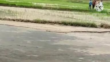 ओरमांझी: ग्राम पालू में भारतमाला परियोजना द्वारा बना रहे सड़क निर्माण कार्य में छाई बह जाने से सैकड़ो किसान हुए , प्रभावित