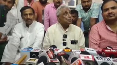 गोंडा: एक दिवसीय दौरे पर गोंडा पहुंचे नेता प्रतिपक्ष माता प्रसाद पांडेय ने नजूल विधेयक पर योगी सरकार पर साधा निशाना