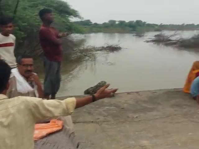 मंडप गांव में 2 युवक की मौत मासी नदी के रपटे पे बह गए