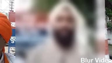 बिजनौर: बिजनौर के एक मदरसे में बच्चों के साथ हुए गलत कार्य के बाद पीड़िता से मिलने पहुंचे परिजनों ने पुलिस पर लगाए गंभीर आरोप