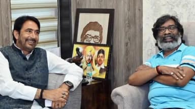 कांके: कांके रोड स्थित मुख्यमंत्री आवास में सीएम से झारखंड प्रदेश कांग्रेस प्रभारी और कांग्रेस प्रदेश अध्यक्ष ने की मुलाकात