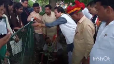 सारंगपुर: उत्कृष्ट विद्यालय परिसर सारंगपुर में राज्य मंत्री गौतम टेटवाल व सांसद रोडमल नगर ने किया पौधारोपण