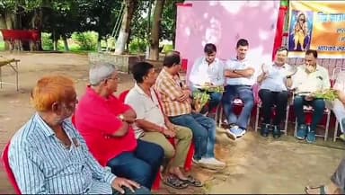 ठेठईटांगर: सरना मंदिर में हुई विप्र फाउंडेशन की बैठक, ब्राह्मणों के उत्थान पर हुई चर्चा