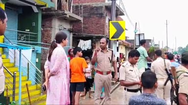 रोहतास: बंजारी दुर्गा मंदिर के समीप DJ जब्त को लेकर कांवरियों का हंगामा, मौके पर पहुंच CO -SHO