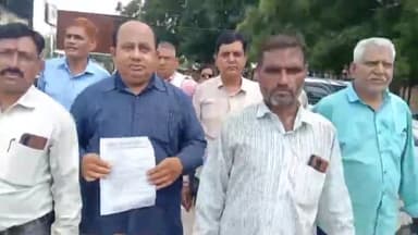 चूरू: बांग्लादेश में हिंदुओं की रक्षा के लिए सनातन सद्भावना संस्थान ने जिला कलेक्टर के माध्यम से प्रधानमंत्री को भेजा ज्ञापन