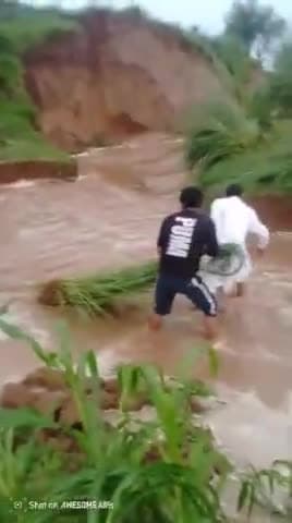 सुल्तानपुरा में पानी तेज आनेसे @लोगो की पसलो में बारी नुकसान हुआ @,m r m