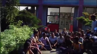 बिहिया: गंगाजल डिहरी गांव का बिजली आपूर्ति बंद करने के विरोध में ग्रामीण जनता ने हेतमपुर पावर सब स्टेशन गेट  के पास किया प्रदर्श