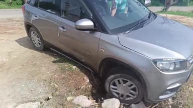 पंचकूला: बरवाला में टूटे नाले में गिर रही गाड़ियां, जिला प्रशासन में खबर लोगों का हो रहा नुकसान 
#