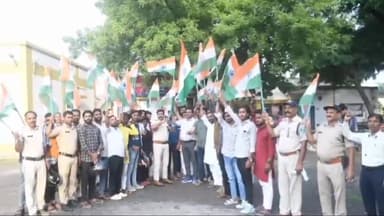 अमानगंज: थाना अमानगंज द्वारा निकाली गई तिरंगा यात्रा बाइक स्वरों ने हाथ में तिरंगा थाम कर हर घर तिरंगा अभियान का दिया संदेश