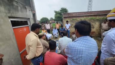 आंवला: आंवला विधानसभा के गांव शिव नगर में केबिनेट मंत्री ने पहुंच कर हो रहे विकास कार्यों पर चर्चा की