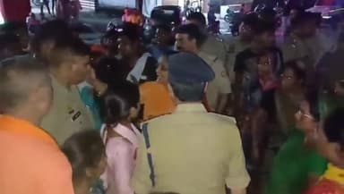 बरेली: मीरगंज थाना क्षेत्र में नेशनल हाईवे पर कार की टक्कर से कांवड़िया गंभीर रूप से हुआ घायल, गुस्साए कांवड़िये धरना पर बैठे