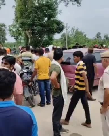 जगाधरी: सोम नदी की पट्टी टूटने से हुए नुकसान को लेकर सोम नदी के पुल पर लोगों ने रास्ता रोककर की मुआवजे की मांग