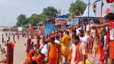 सुल्तानगंज: सुल्तानगंज के अजगैबीनाथ धाम से लाखो की संख्या में कांवरिया श्रद्धालु जल भरकर देवघर हुए रवाना