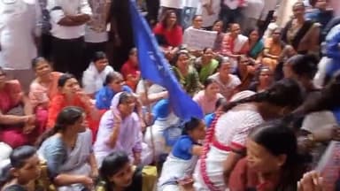 इंदौर: डॉक्टर बाबासाहेब अंबेडकर मेमोरियल सोसायटी ने संभाग आयुक्त को दिया ज्ञापन