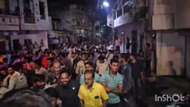 शाजापुर: किला रोड पर देह व्यापार चलाये जाने की सूचना पर हिंदूवादी संगठनों का हंगामा कोतवाली थाने पर पुलिस के खिलाफ की नारेबाजी