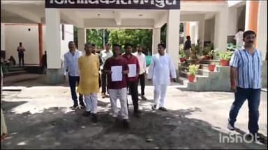 मैनपुरी: विद्यालय के प्रबंधकों ने डायट प्राचार्य पर परेशान किए जाने का आरोप लगाते हुए मुख्यालय पहुंचकर डीएम से की शिकायत