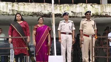 हज़ारीबाग: कर्जन ग्राउंड में अधिकारियों ने परेड पूर्वाभ्यास का किया निरीक्षण, स्वतंत्रता दिवस को लेकर सभी तैयारी पूर्ण