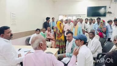 जलेसर: विधायक ने अपने आवास पर जनता दरबार का किया आयोजन, भारी संख्या में शिकायत लेकर पहुंचे लोग