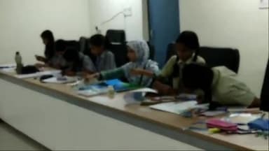 हिलसा: स्वतंत्रता दिवस को लेकर हिलसा अनुमंडल प्रशासन की ओर से चित्रकला प्रतियोगिता का आयोजन अनुमंडल कार्यालय के सभागार में हुआ